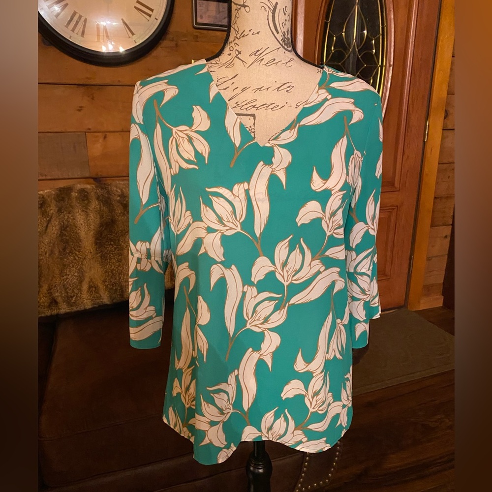 41 Hawthorn Teal and White Floral Blouse
